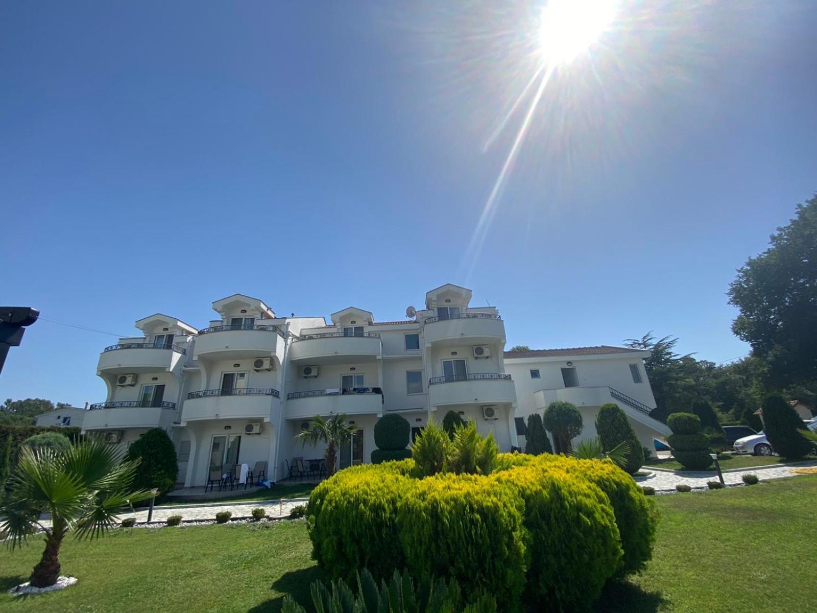Hotel Comfort & Villas Donji Stoj Exterior foto